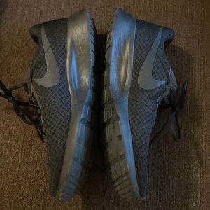 Nike Womens Tanjun 812655-002 Black Running Shoes Sneakers Size 9.5